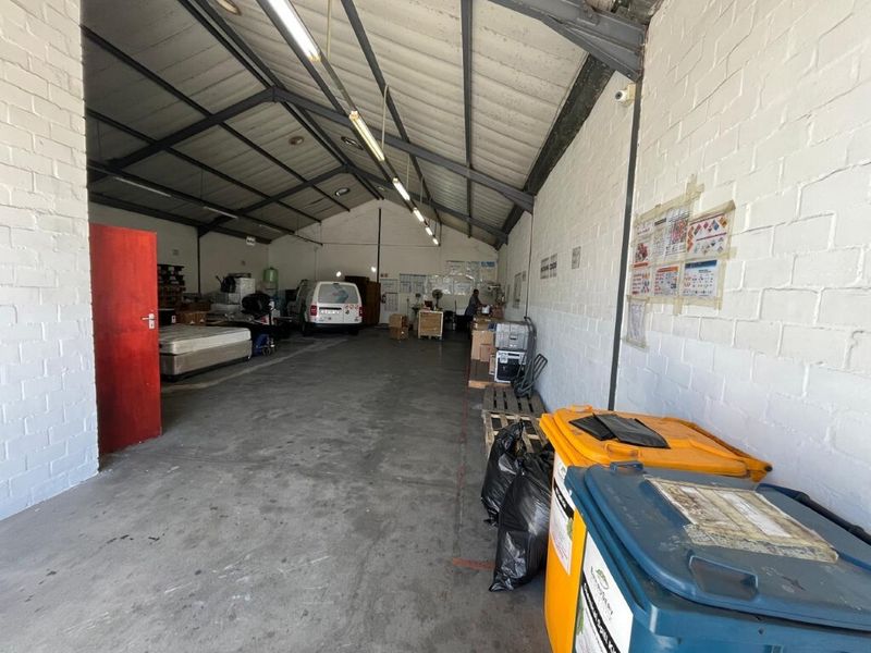 Mini warehouse to let in Airport Industria 2 - Photo 3