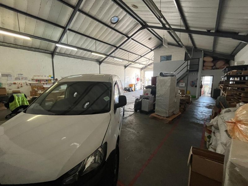 Mini warehouse to let in Airport Industria 2 - Photo 8
