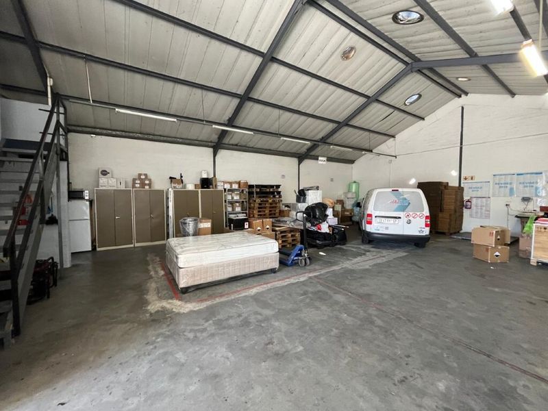 Mini warehouse to let in Airport Industria 2 - Photo 7