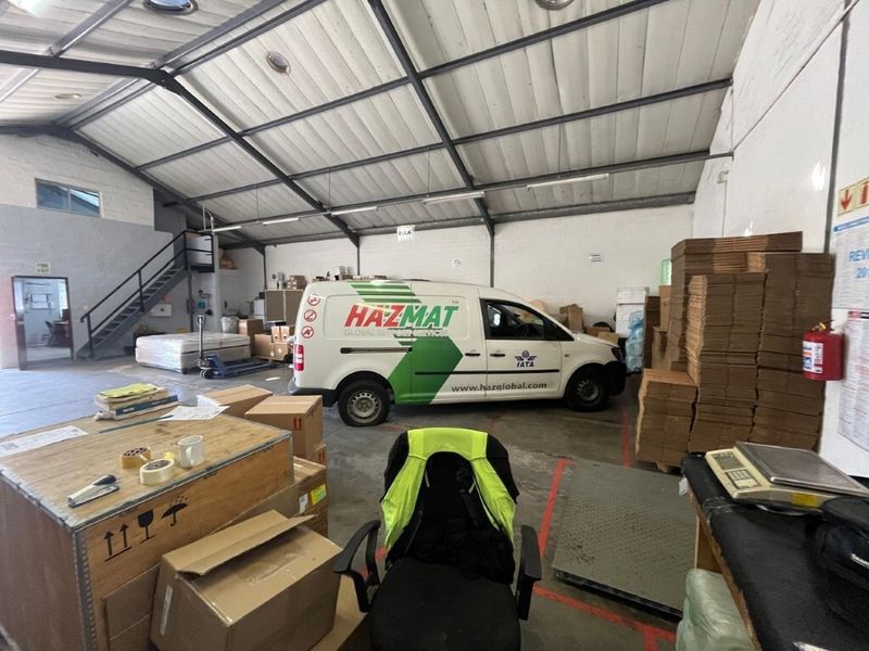 Mini warehouse to let in Airport Industria 2 - Photo 6