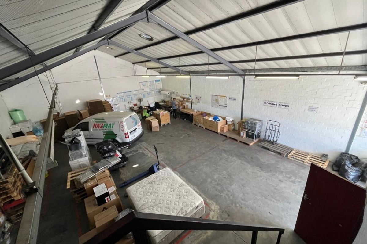Mini warehouse to let in Airport Industria 2 - Photo 4