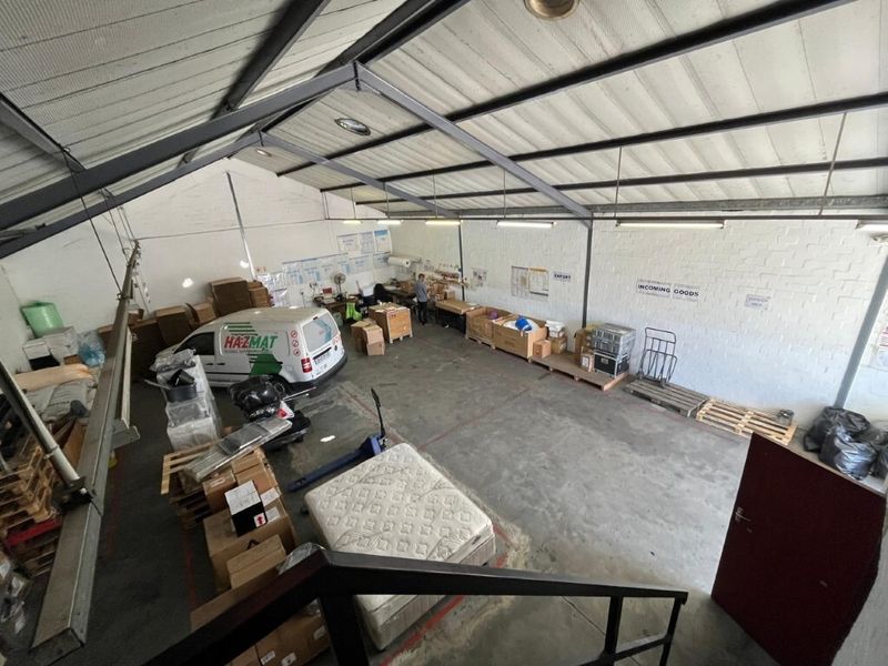 Mini warehouse to let in Airport Industria 2 - Photo 4