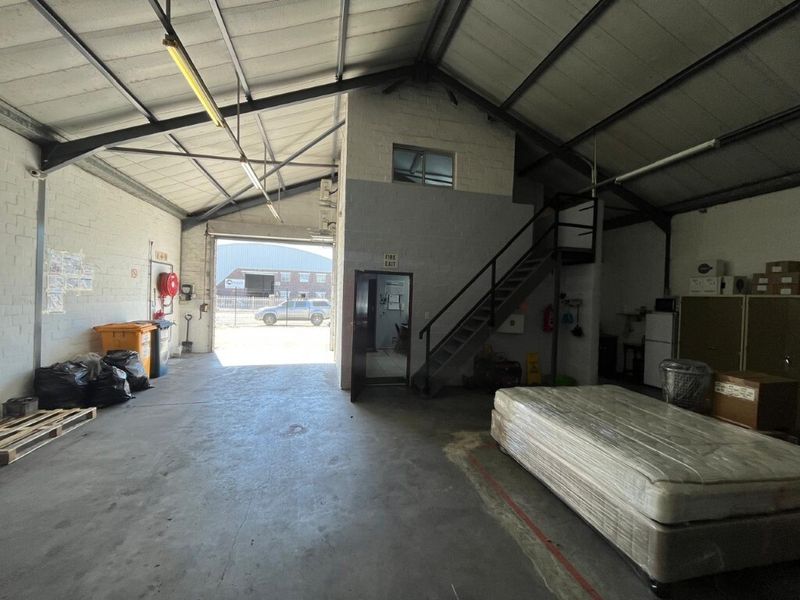 Mini warehouse to let in Airport Industria 2 - Photo 5