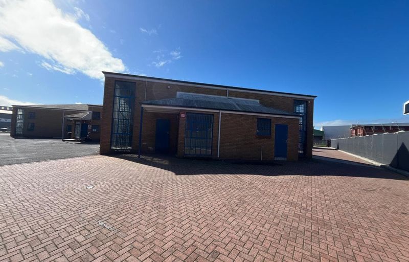 244m2 industrial unit to let in Airport Industria