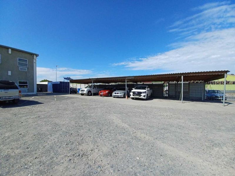 Workshop and massive yard for rent in Airport Industria - Photo 2