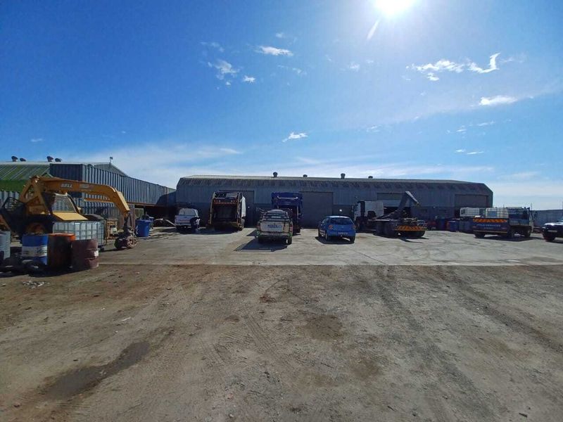 Workshop and massive yard for rent in Airport Industria - Photo 5