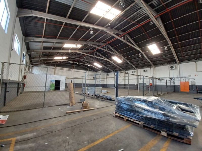 2568m2 Warehouse For Rent in Airport Industria 2 Airport Industria - Photo 7