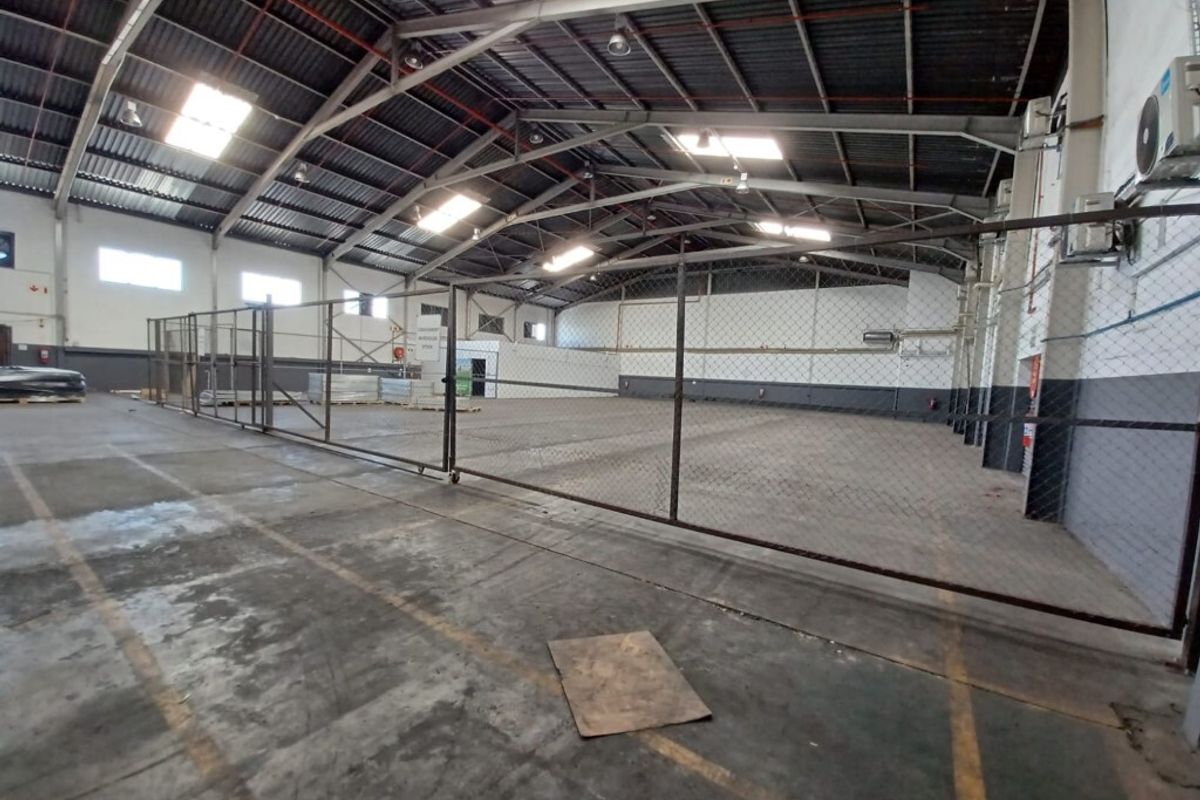 2568m2 Warehouse For Rent in Airport Industria 2 Airport Industria - Photo 5