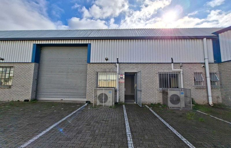 Unit to let in Airport Industria 2 — SOLE MANDATE