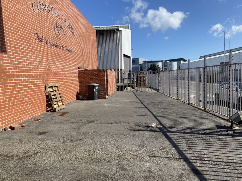 Fully Let Investment Property in Airport Industria - Photo 6