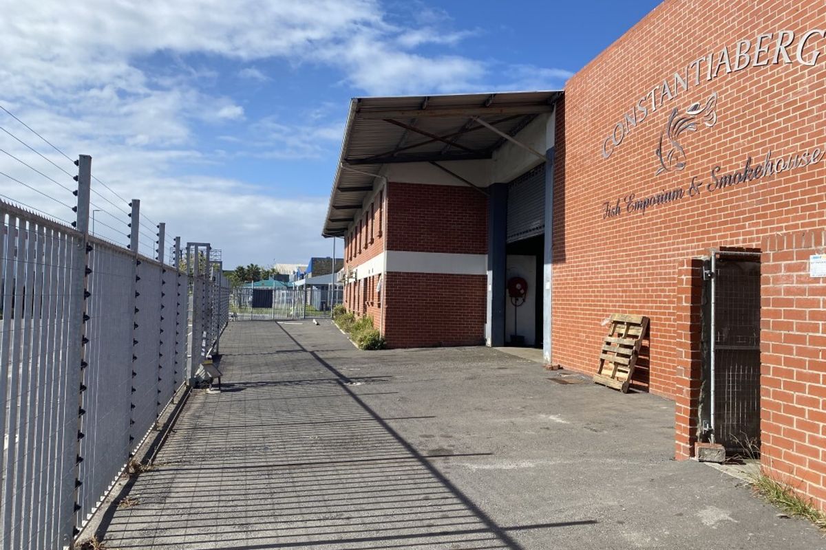 Fully Let Investment Property in Airport Industria - Photo 4