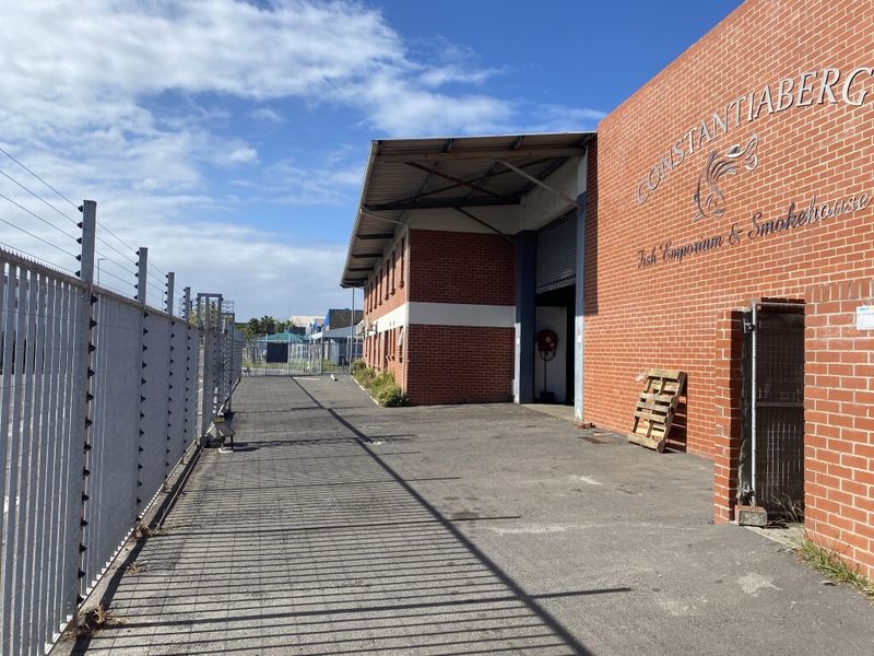 Fully Let Investment Property in Airport Industria - Photo 4