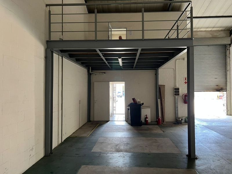 SOLE MANDATE! Neat unit in a secure park available to let in Airport City - Photo 5