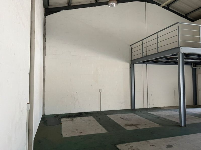 SOLE MANDATE! Neat unit in a secure park available to let in Airport City - Photo 4