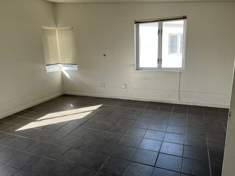 SOLE MANDATE! Neat unit in a secure park available to let in Airport City - Photo 8