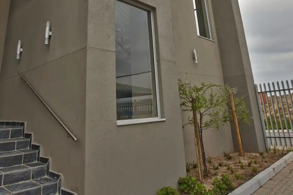 14154m2 Warehouse to Rent in Montague Park, Milnerton - Photo 3