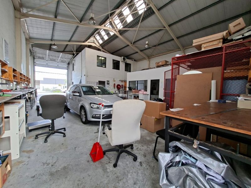Industrial unit available for rent in Airport City - Photo 6