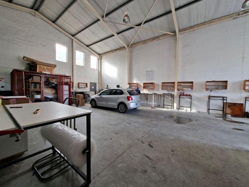 Industrial unit available for rent in Airport City - Photo 4
