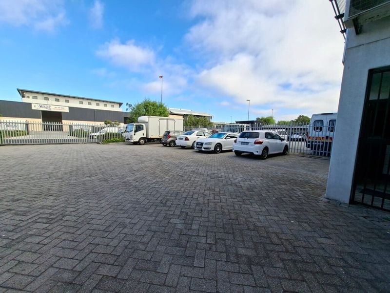 Industrial unit available for rent in Airport City - Photo 2