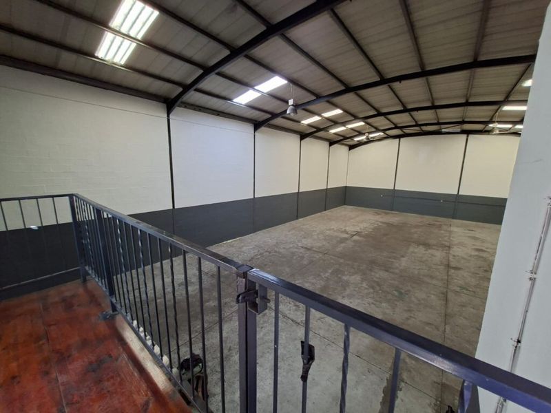 6700m2 warehouse to let or for sale in Bellville - Photo 7