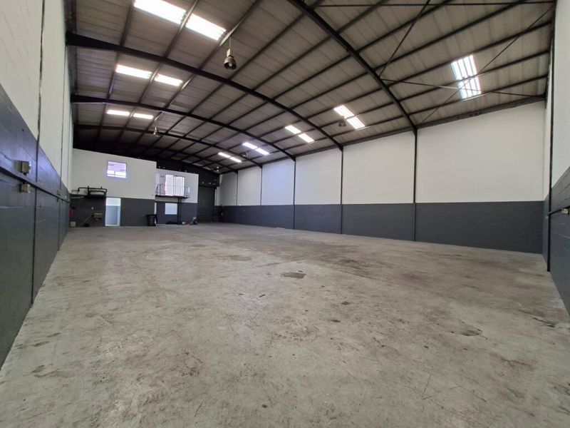 6700m2 warehouse to let or for sale in Bellville - Photo 6