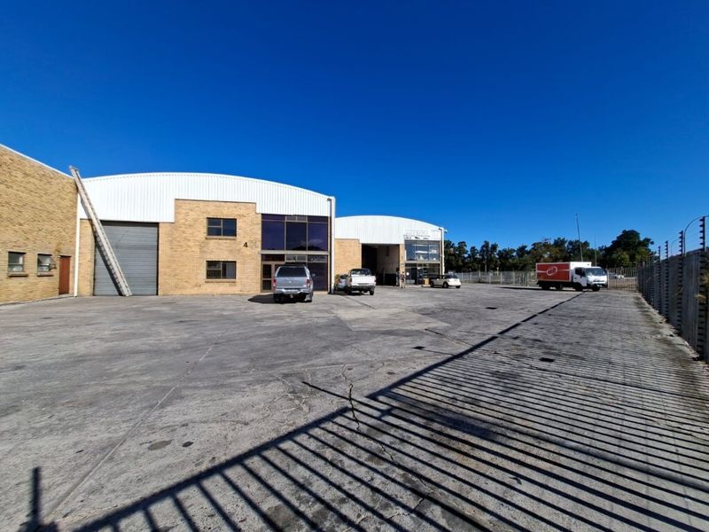 6700m2 warehouse to let or for sale in Bellville - Photo 2