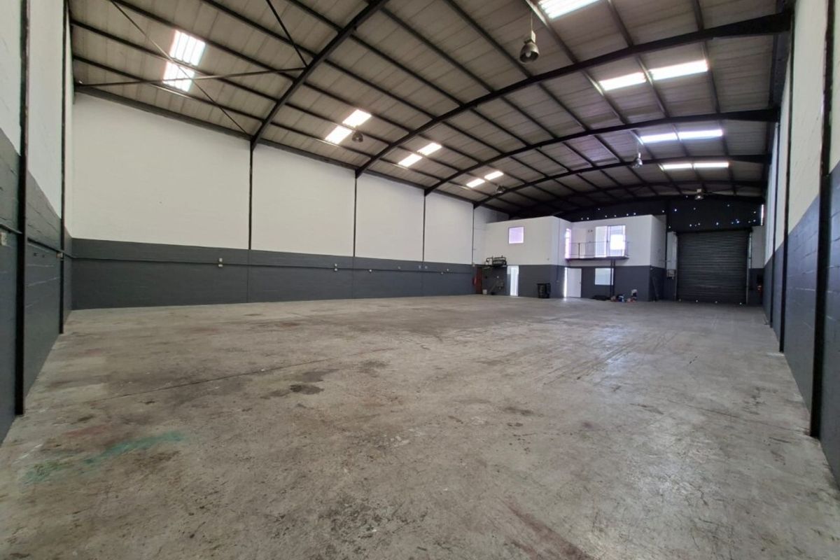 6700m2 warehouse to let or for sale in Bellville - Photo 5