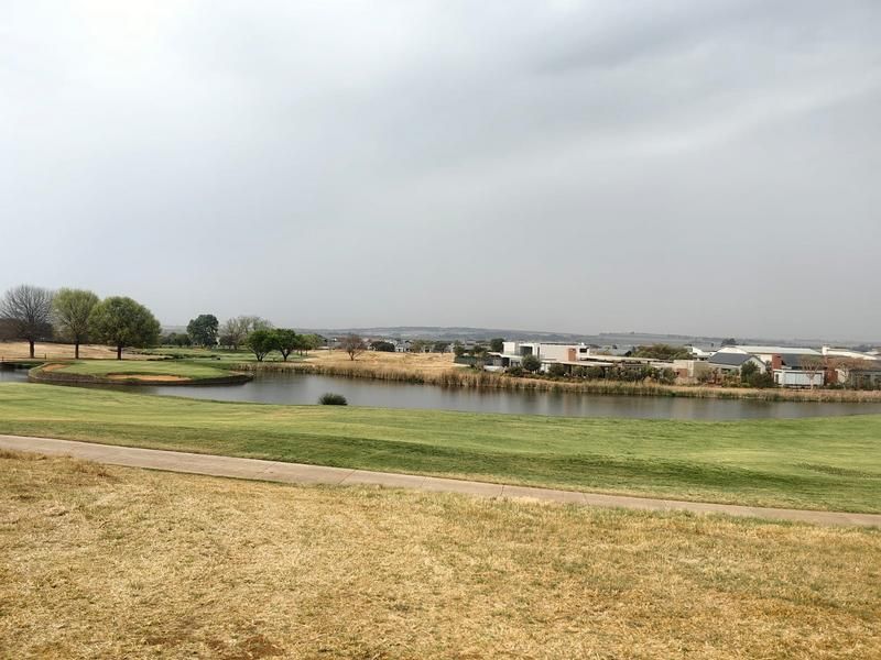 Spectacular 4-Bedroom house, on the greens FOR SALE in the Serengeti Golf and Wildlife Estate - Photo 9