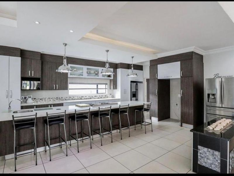 Modern 4 Bedroom Home with Cinema and entertainment room FOR SALE in Zambezi Country Estate, Montana - Photo 5
