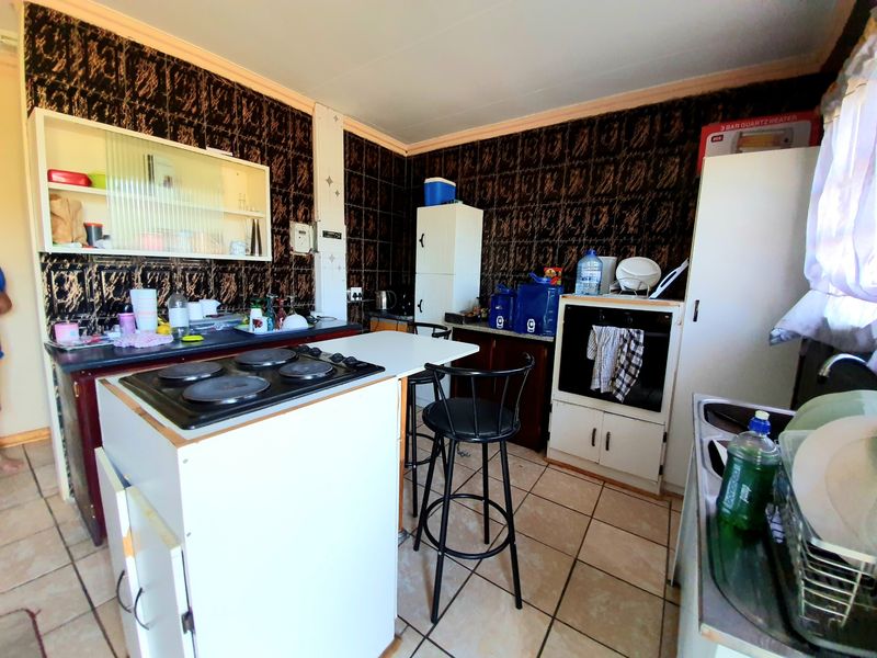House For Sale in Ventersdorp Central - Photo 2