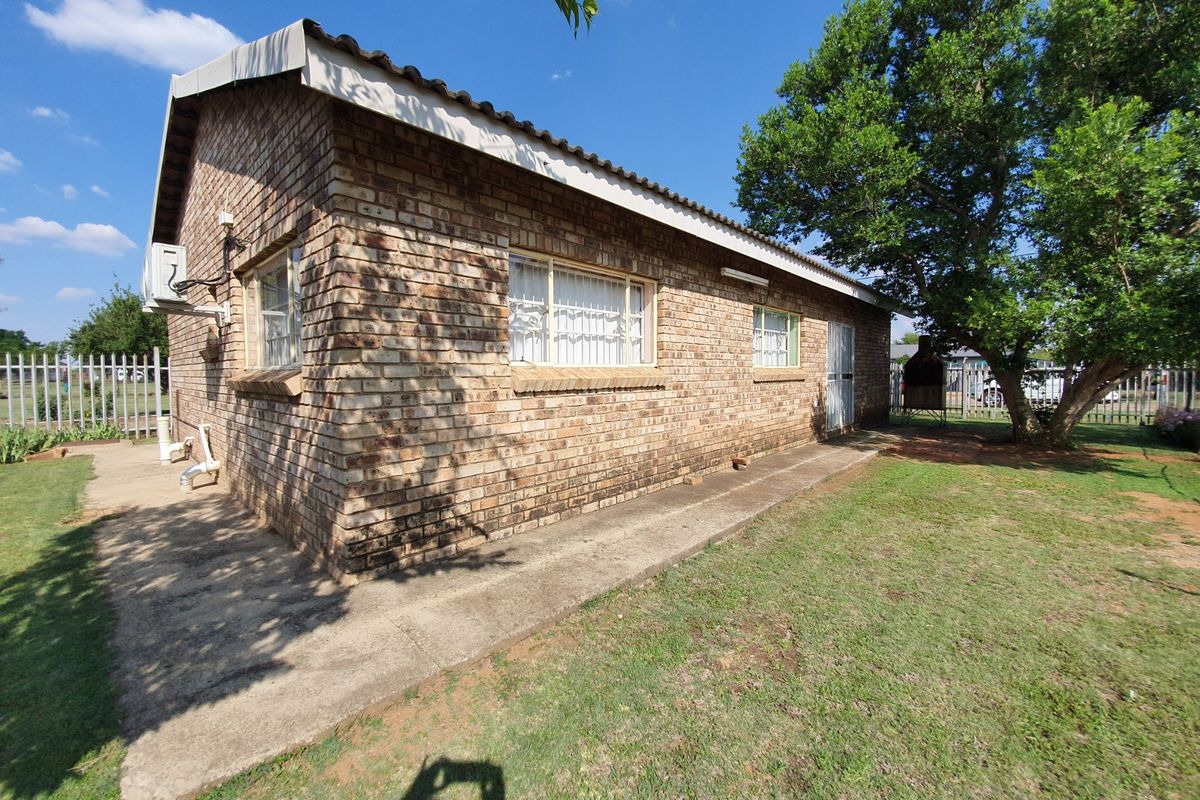 House For Sale in Ventersdorp Central - Photo 5