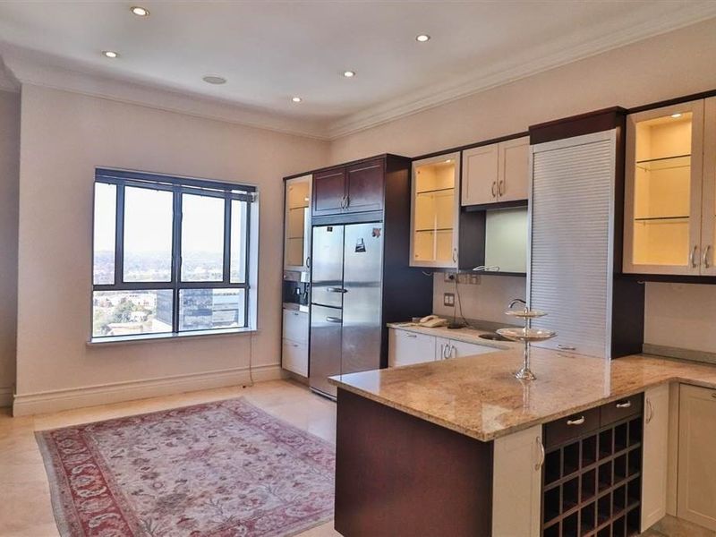 Townhouse For Sale in Sandown - Photo 2