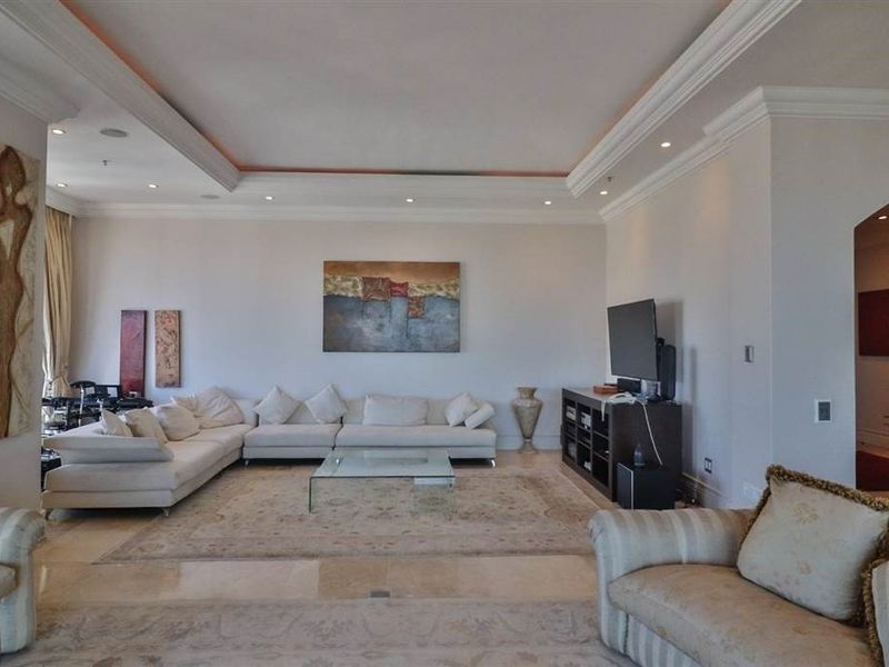 Townhouse For Sale in Sandown - Photo 10