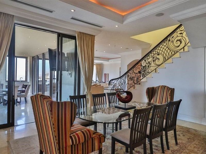 Townhouse For Sale in Sandown - Photo 7