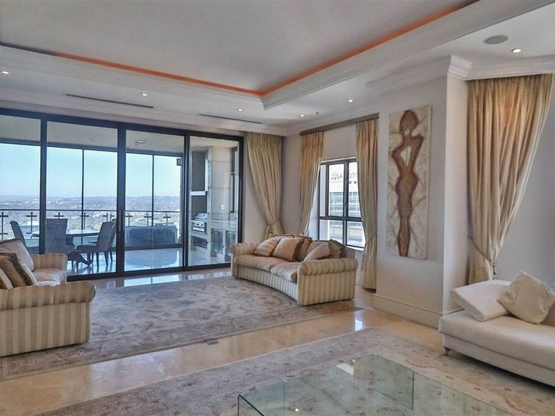 Townhouse For Sale in Sandown - Photo 8