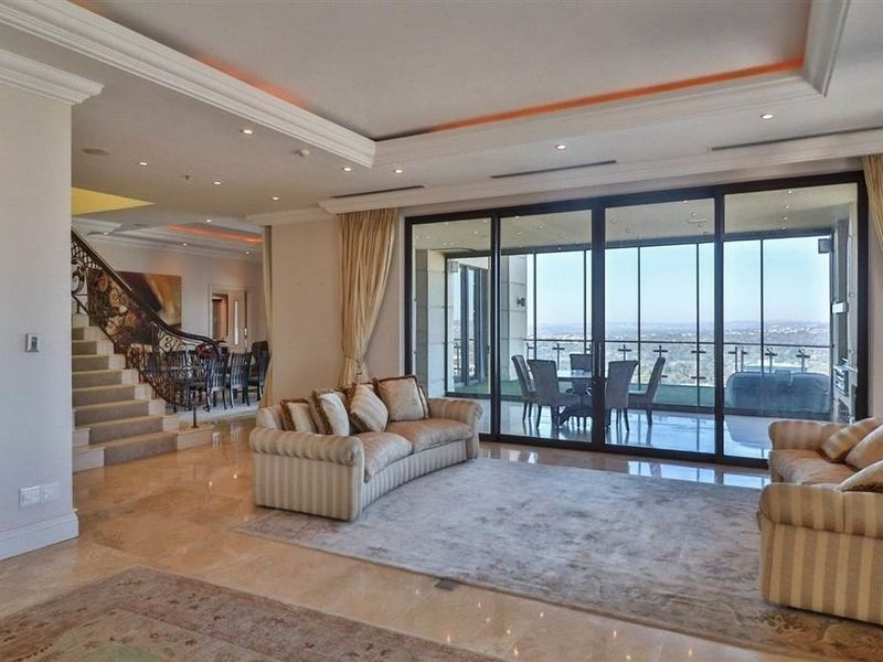 Townhouse For Sale in Sandown - Photo 3