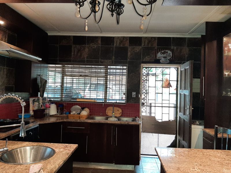 Farm For Sale in Heatherdale AH - Photo 10