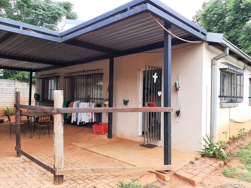 Farm For Sale in Heatherdale AH - Photo 3