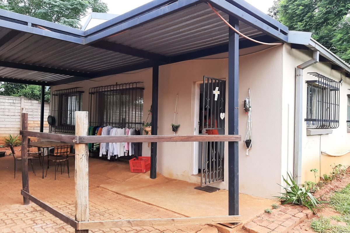 Farm For Sale in Heatherdale AH - Photo 3