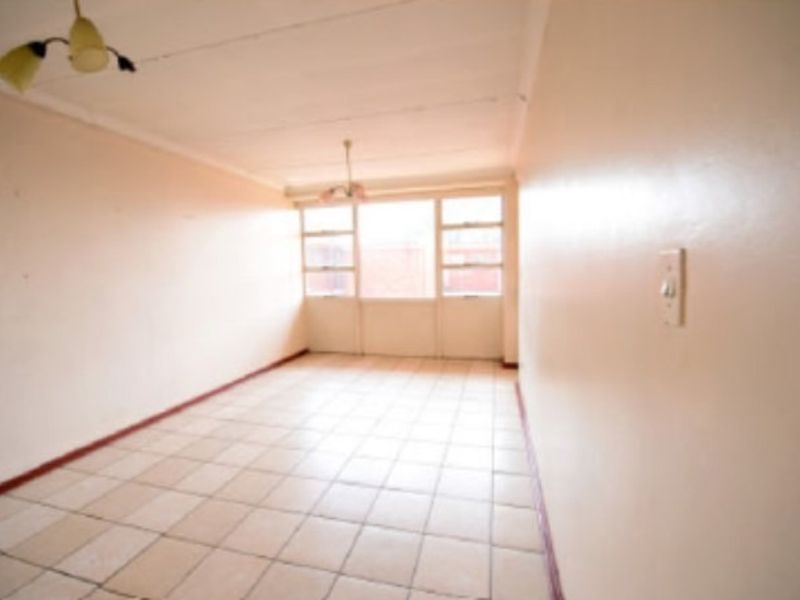 Apartment For Sale in Vanderbijlpark Cw 1 - Photo 5