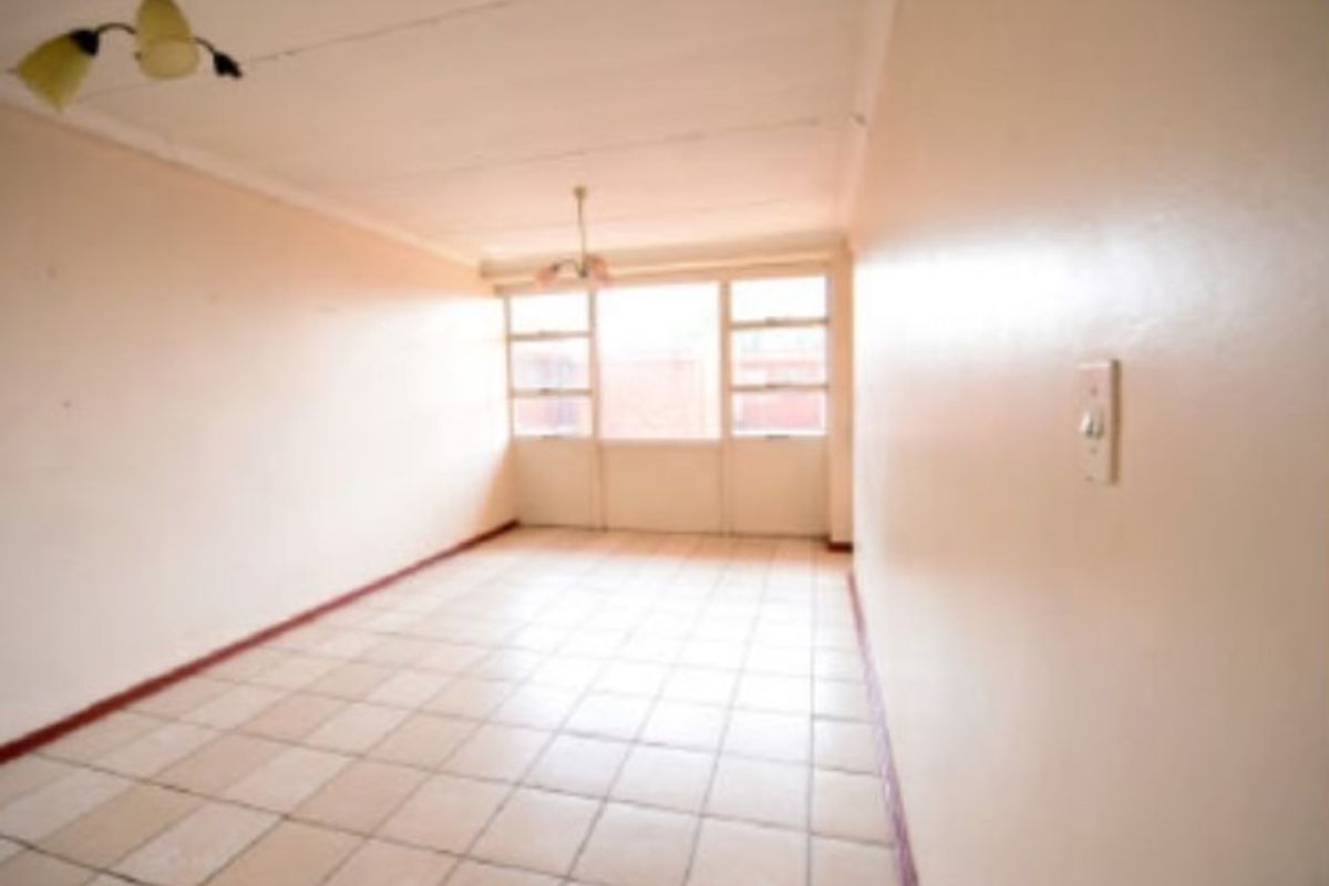 Apartment For Sale in Vanderbijlpark Cw 1 - Photo 5