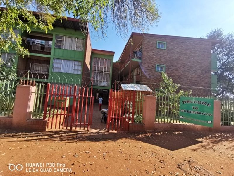 Apartment For Sale in Vanderbijlpark Cw 1 - Photo 3