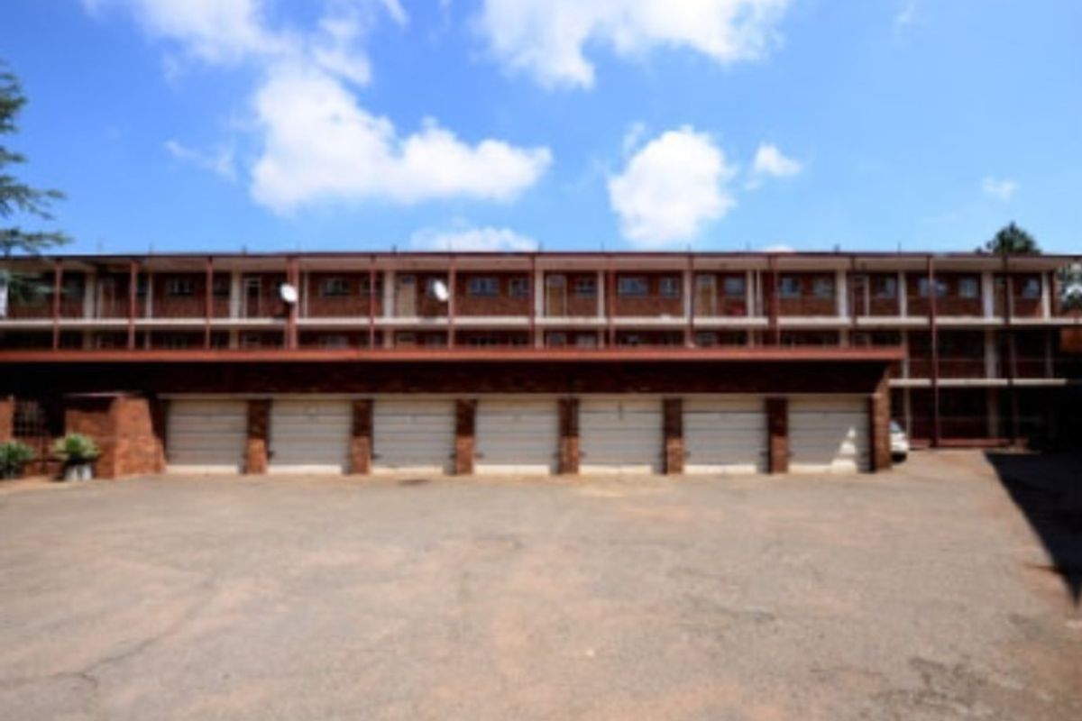 Apartment For Sale in Vanderbijlpark Cw 1 - Photo 4