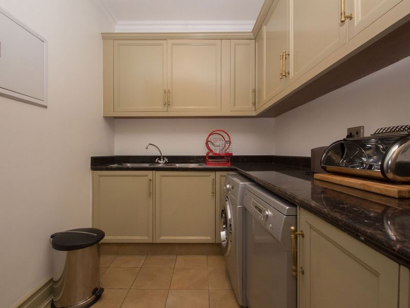 Apartment For Sale in Sandton Central - Photo 10