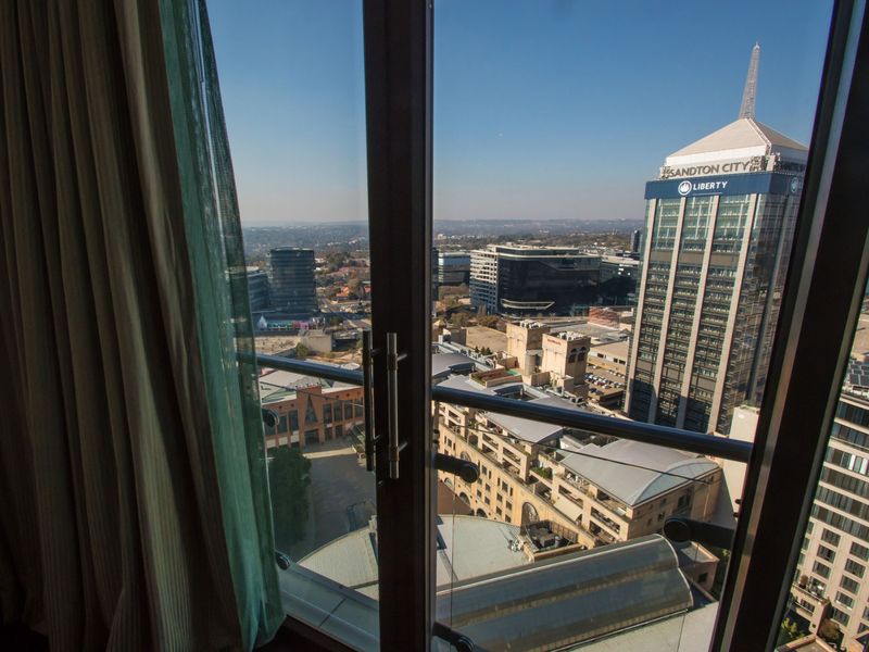 Apartment For Sale in Sandton Central - Photo 7