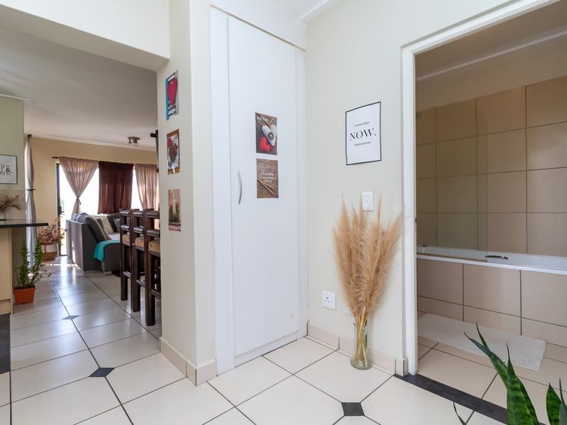 Apartment To Rent in Jackal Creek Golf Estate - Photo 4