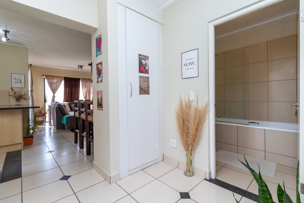 Apartment To Rent in Jackal Creek Golf Estate - Photo 4