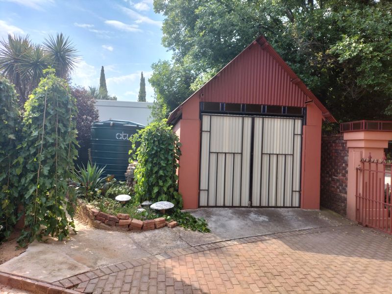 House For Sale in Adamayview - Photo 4