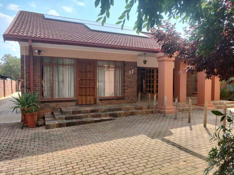 House For Sale in Adamayview - Photo 2