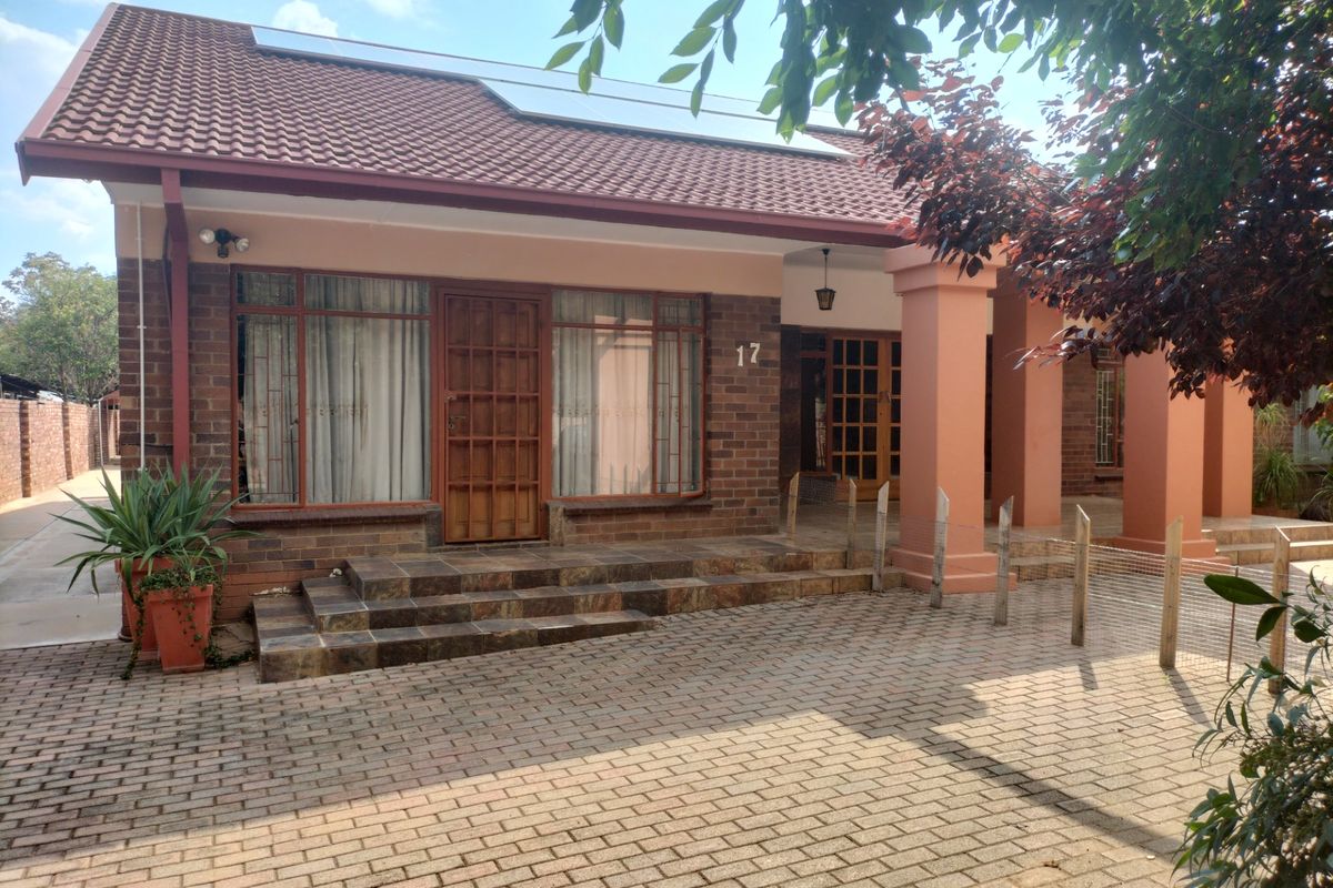 House For Sale in Adamayview - Photo 2